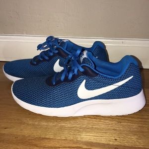 Nike Tanjun Trainers 7.5